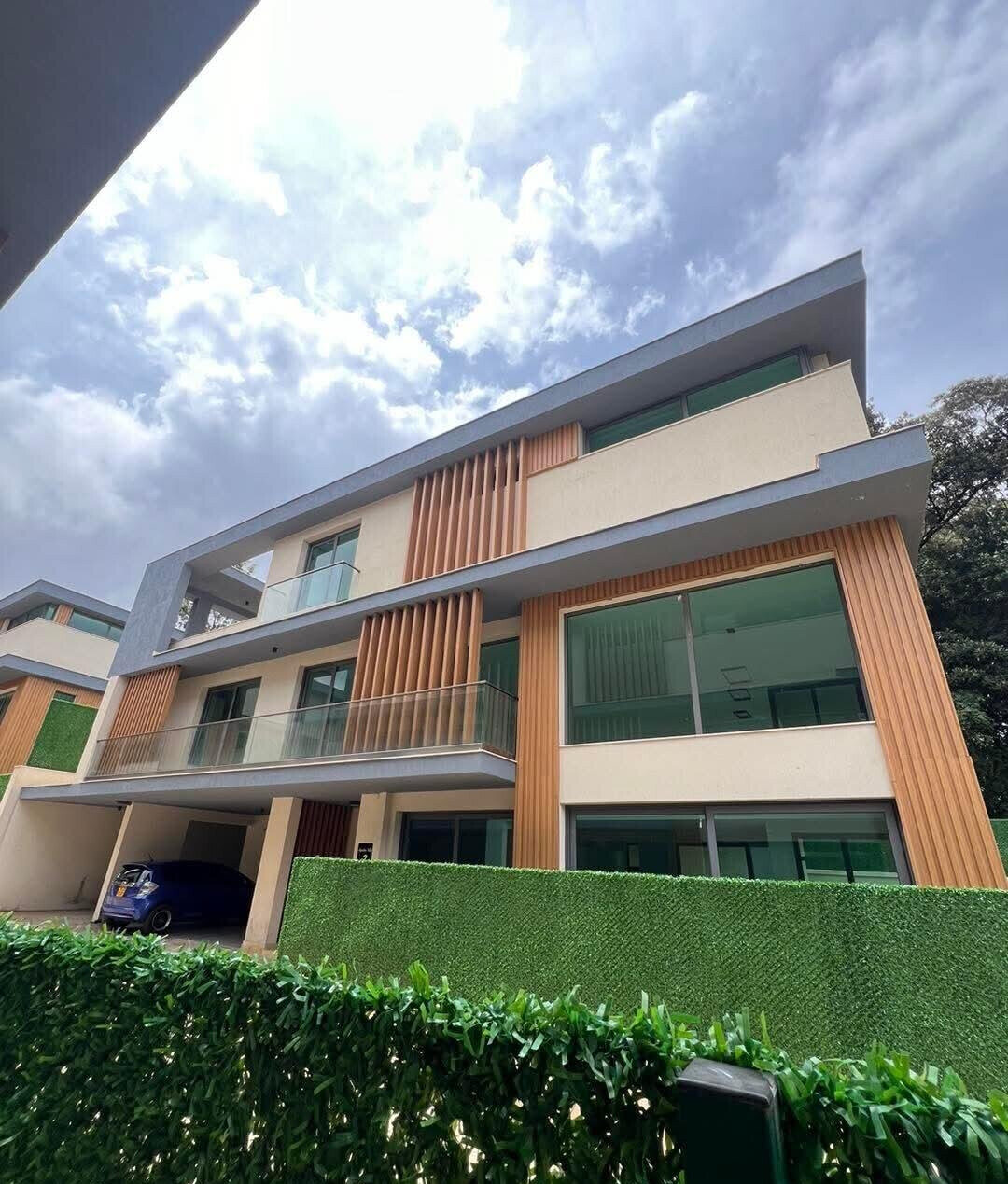 5-Bed Townhouse with Study & Staff Quarters - Lavington