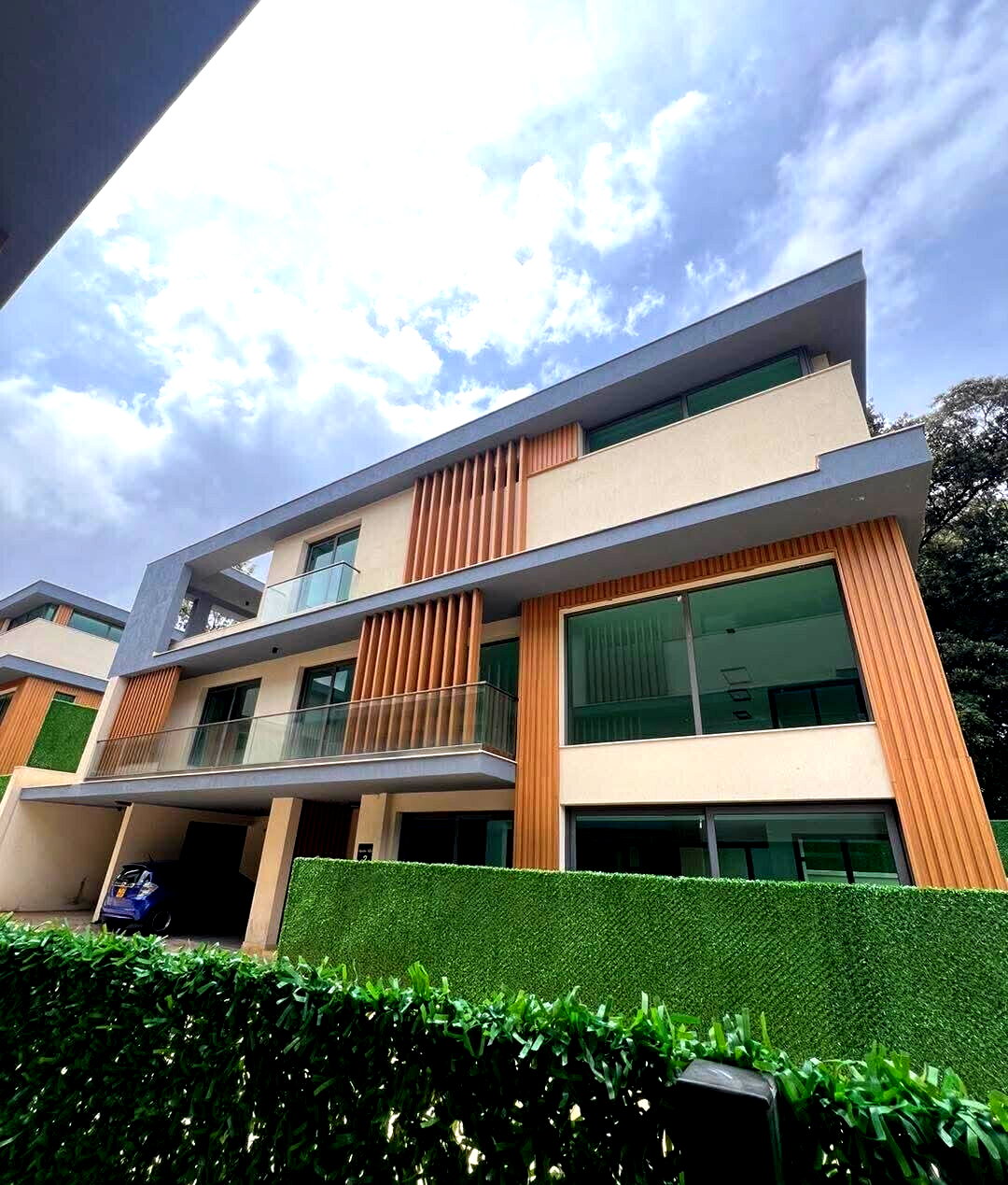 5-Bed Townhouse with Study & Staff Quarters - Lavington