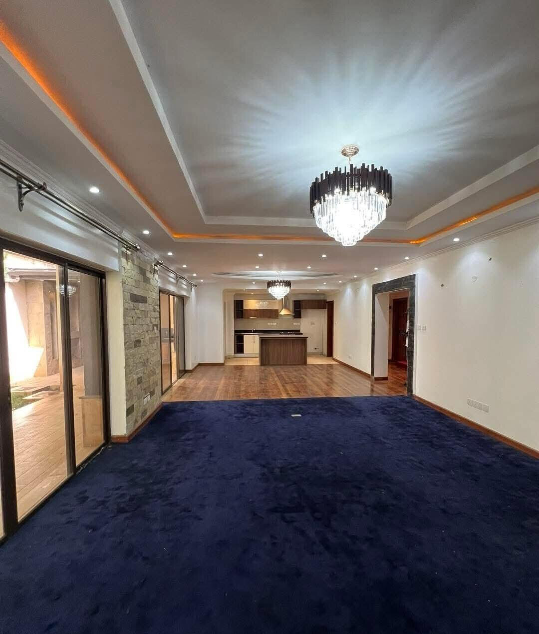5-Ensuite Townhouse with DSQ & Private Backyard - Lavington