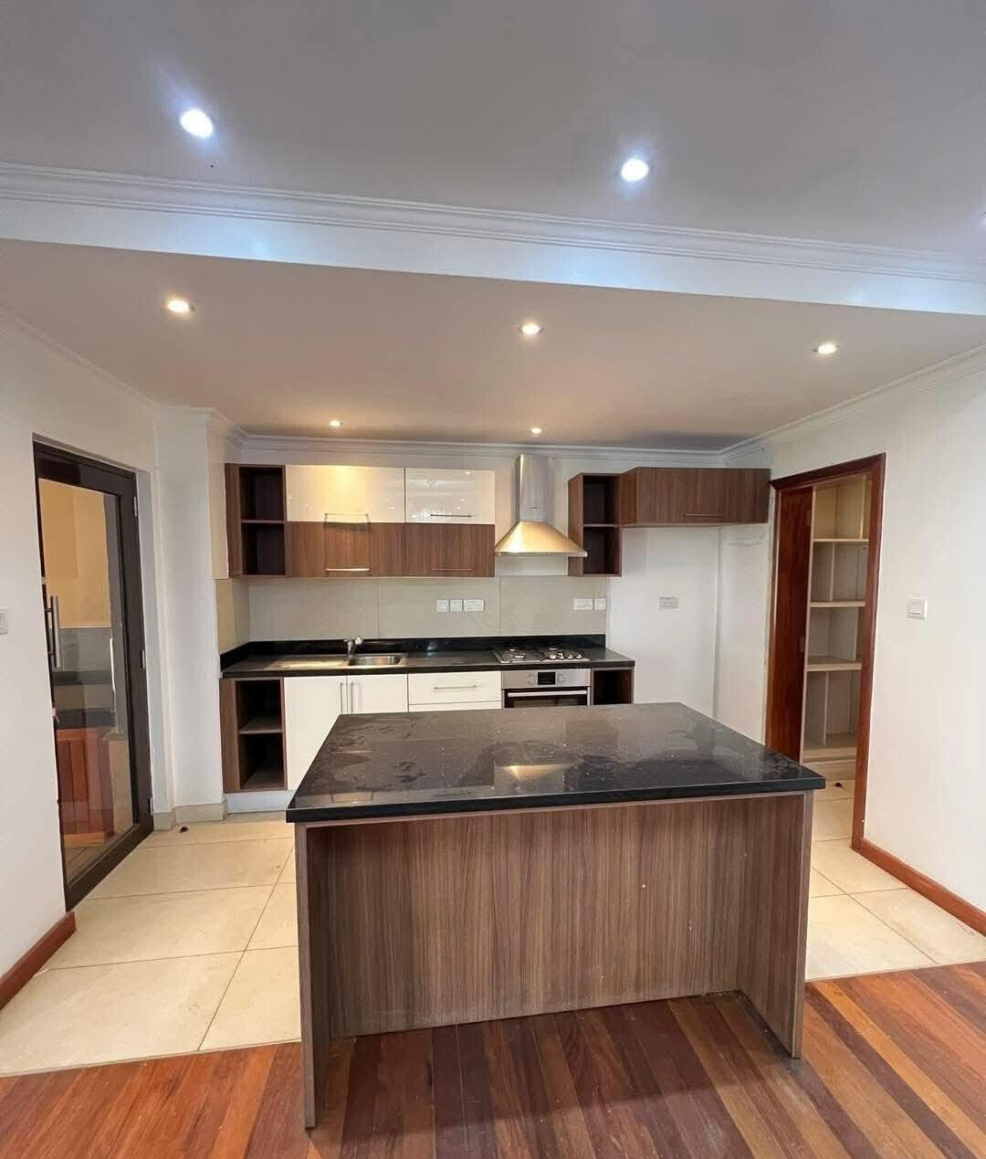 5-Ensuite Townhouse with DSQ & Private Backyard - Lavington