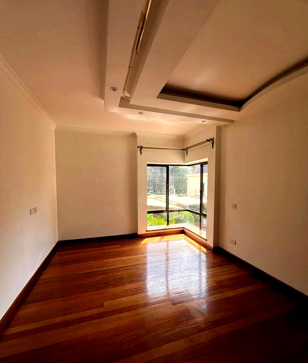 5-Ensuite Townhouse with DSQ & Private Backyard - Lavington