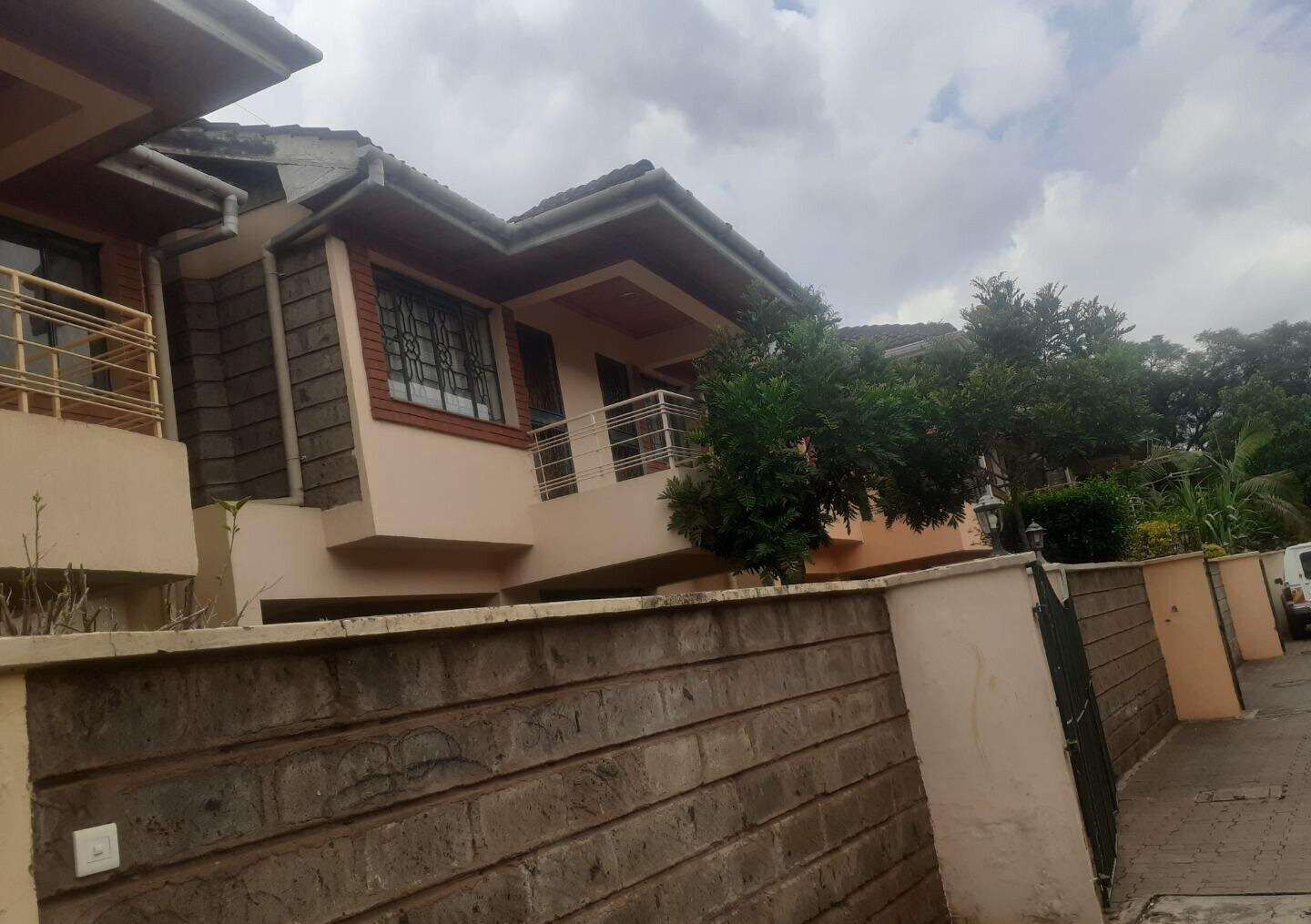 5-Bed Townhouse with Reliable Water & Security - Lavington