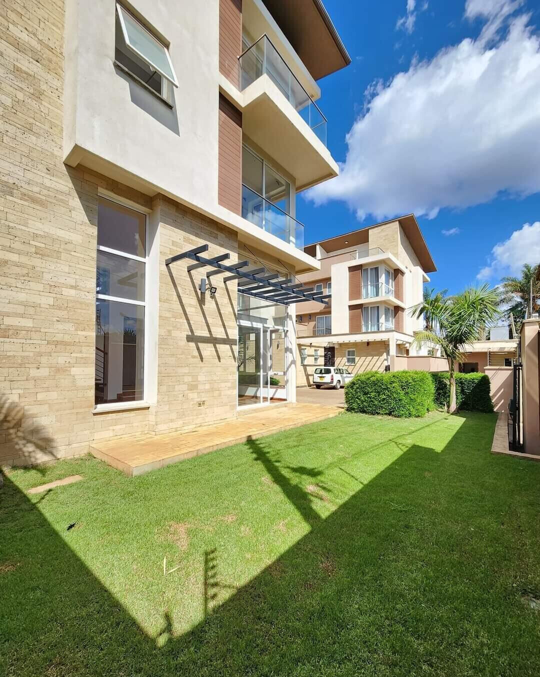 4-Ensuite Townhouse with Private Garden & Clubhouse - Lavington