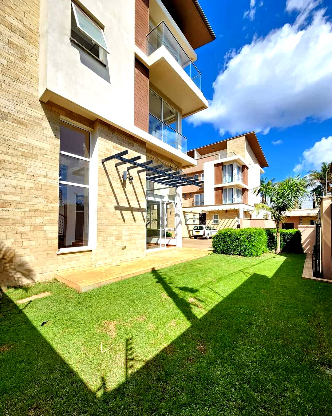4-Ensuite Townhouse with Private Garden & Clubhouse - Lavington