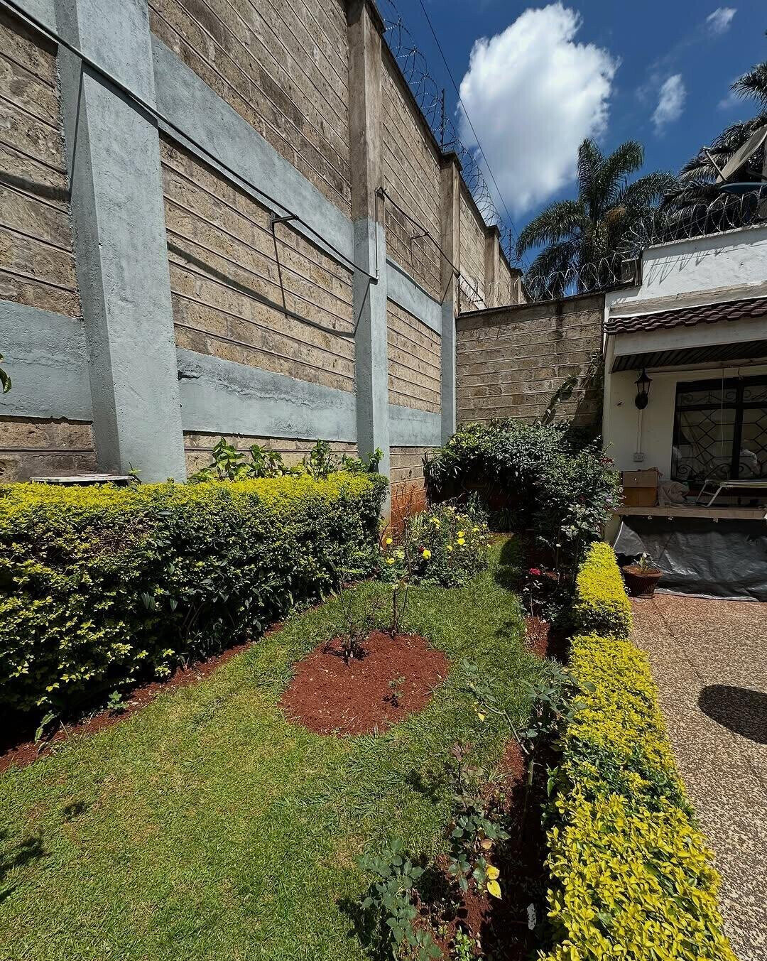 4-Ensuite Townhouse with Pool & Generator - Westlands