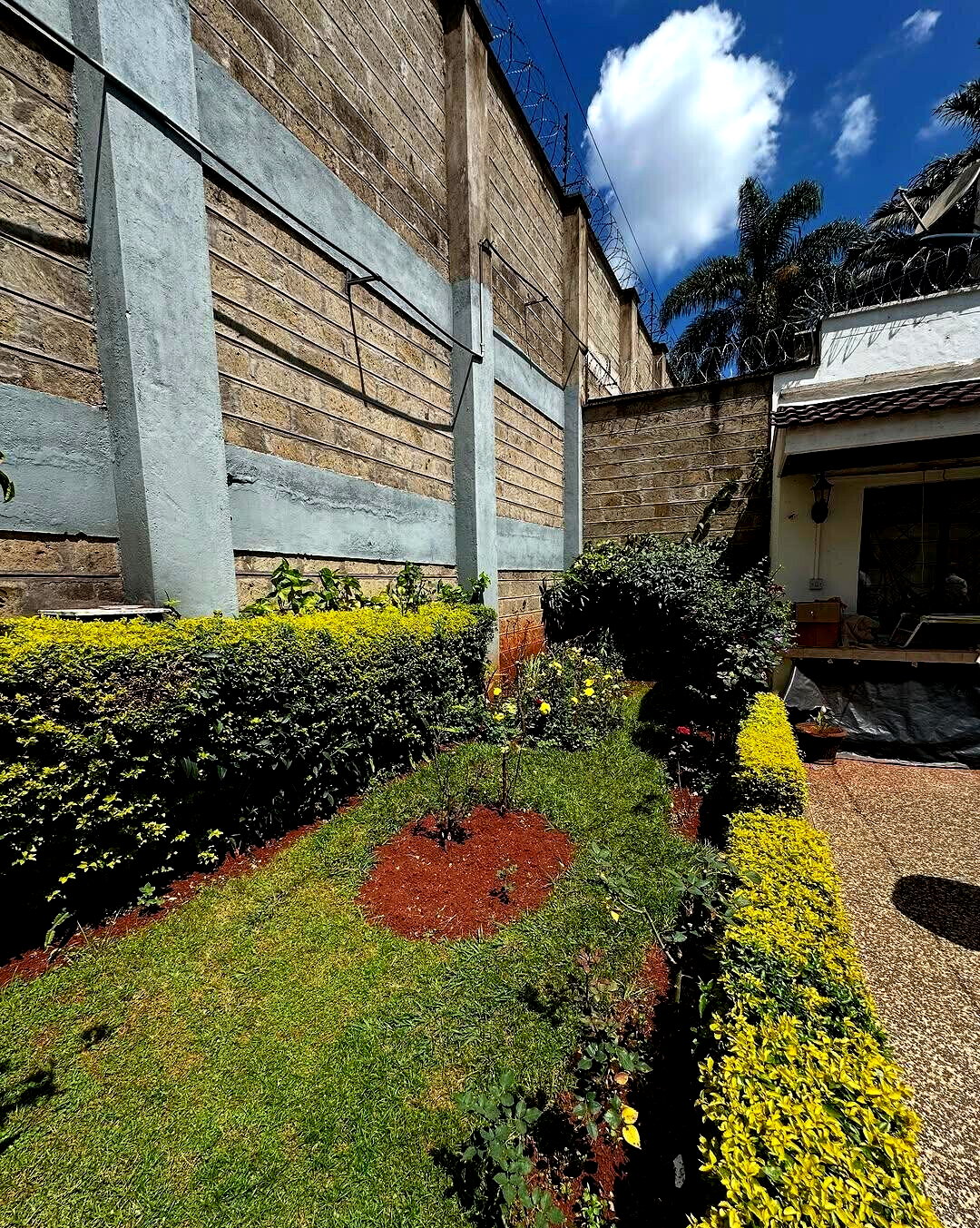 4-Ensuite Townhouse with Pool & Generator - Westlands