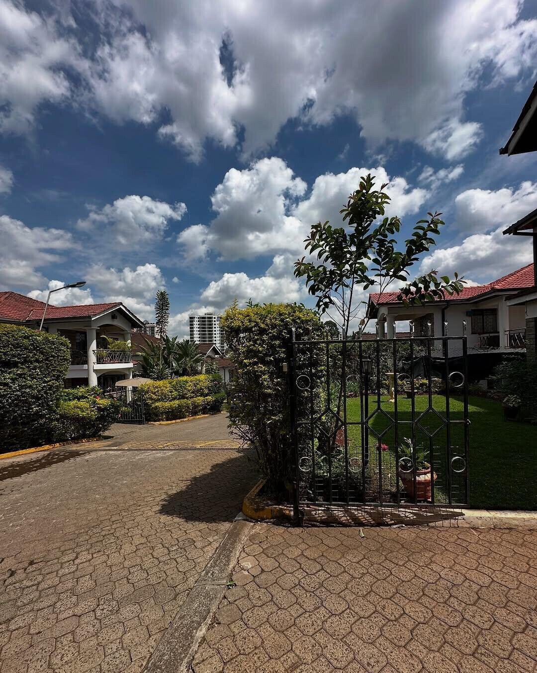 4-Ensuite Townhouse with Pool & Generator - Westlands