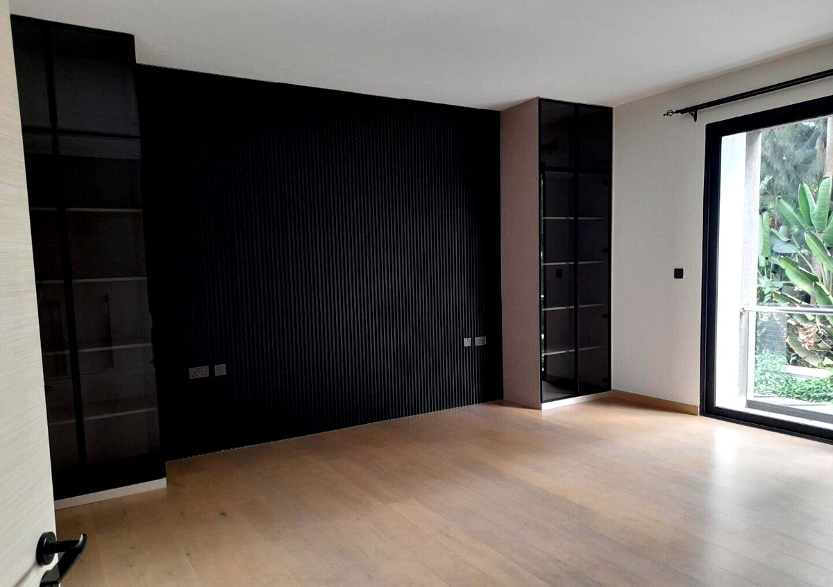 4-Ensuite Townhouse with Private Garden & DSQ - Lavington