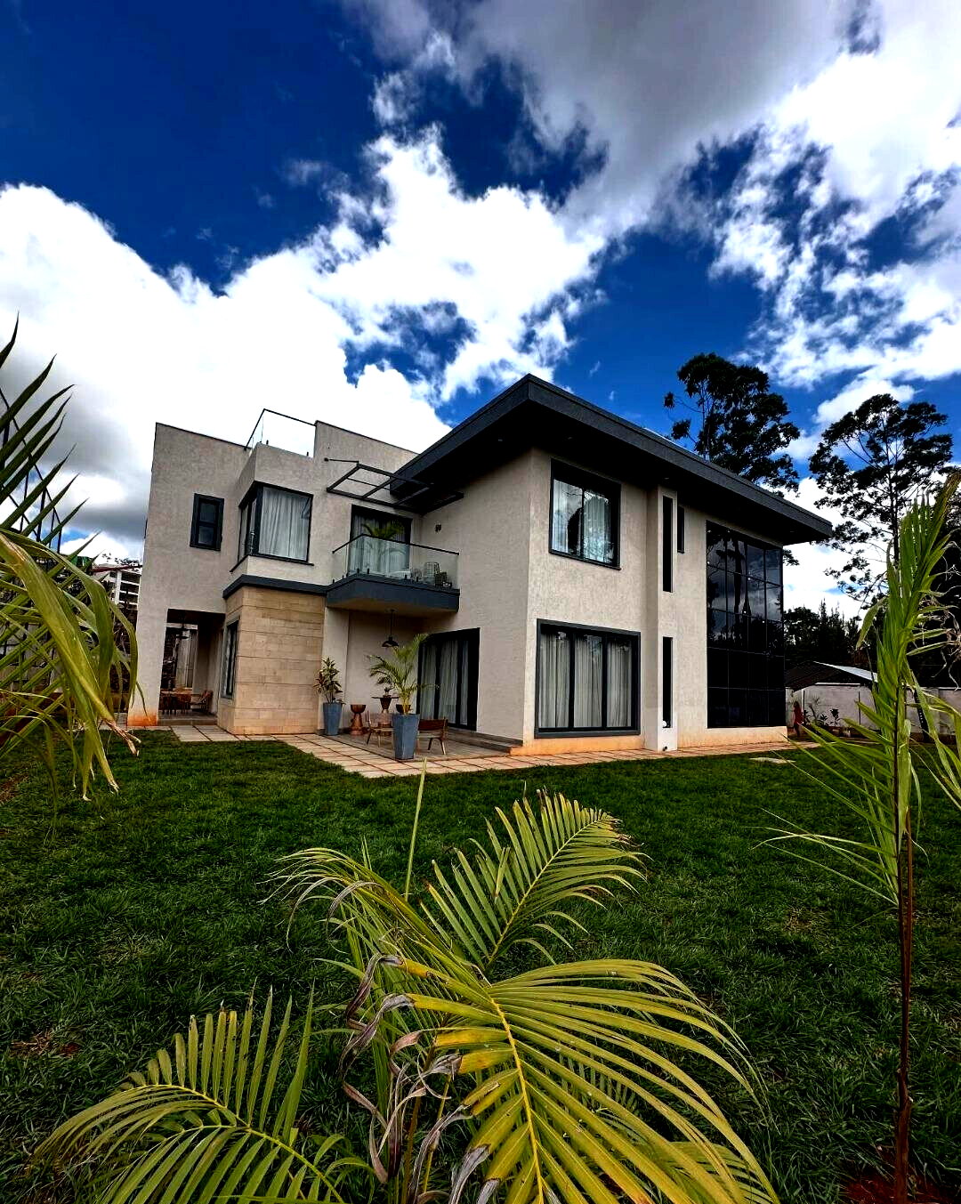 4BR Villa with Heated Pool & Rooftop Terrace - Loresho