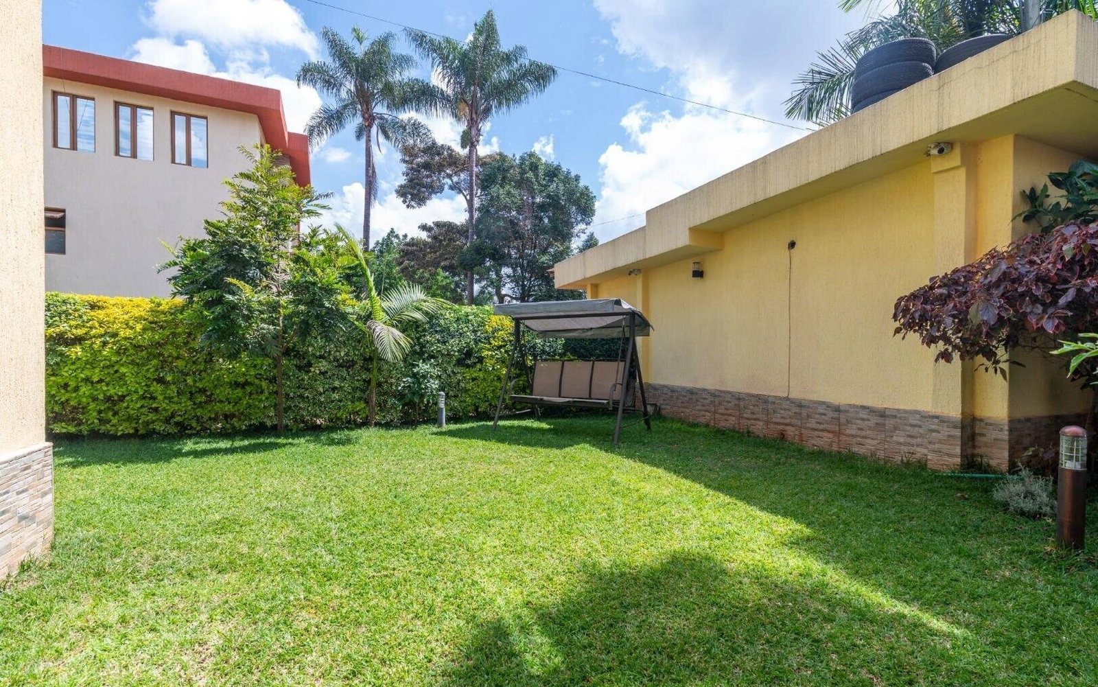 Algarve Villas 5-Ensuite Townhouse with Jacuzzi & Fireplace - Lavington