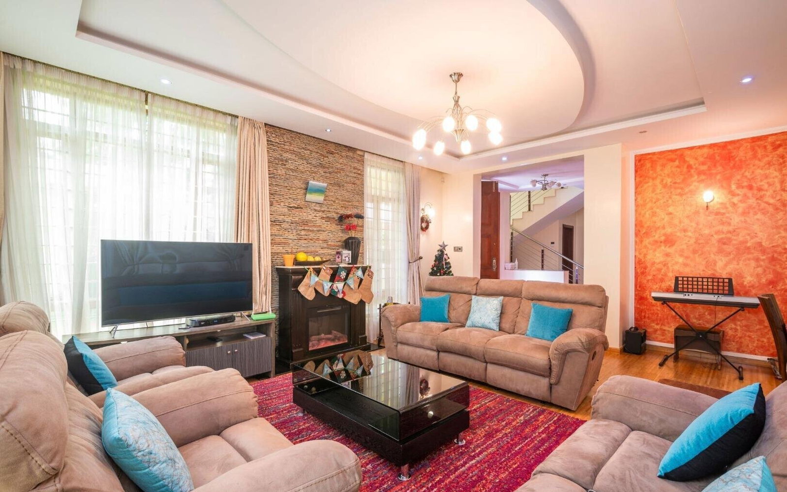 Algarve Villas 5-Ensuite Townhouse with Jacuzzi & Fireplace - Lavington