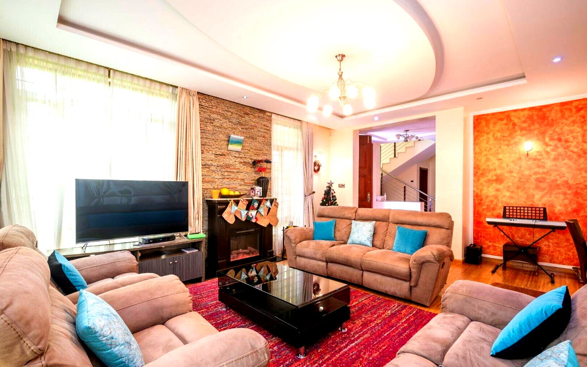 Algarve Villas 5-Ensuite Townhouse with Jacuzzi & Fireplace - Lavington