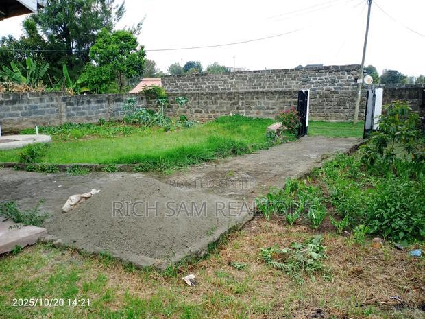 3bdrm Bungalow in Kiamunyi, Nakuru Town West for rent