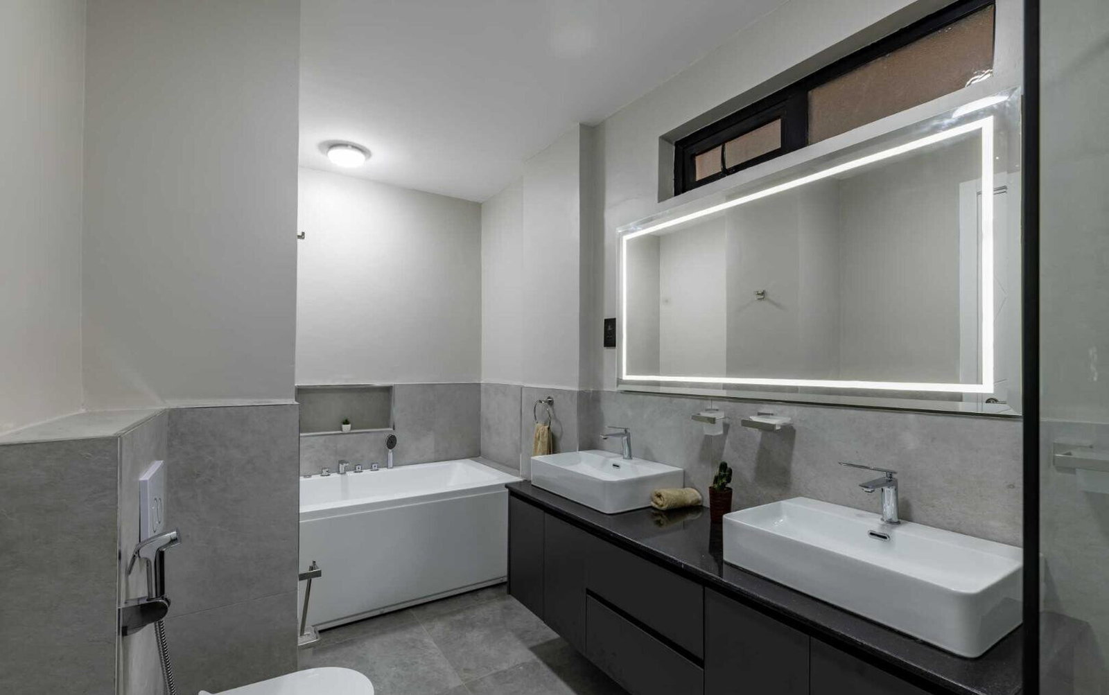 2BR Luxury Apartment with High-Speed Lifts & Gym - Westlands