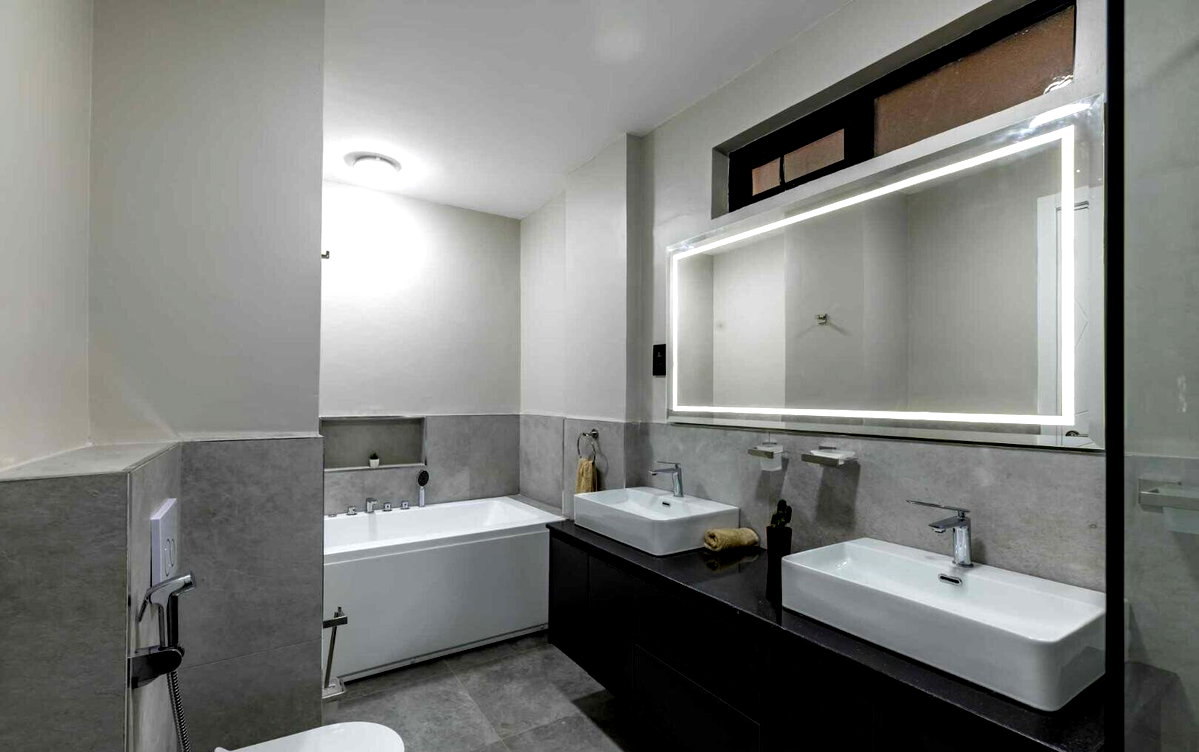 2BR Luxury Apartment with High-Speed Lifts & Gym - Westlands