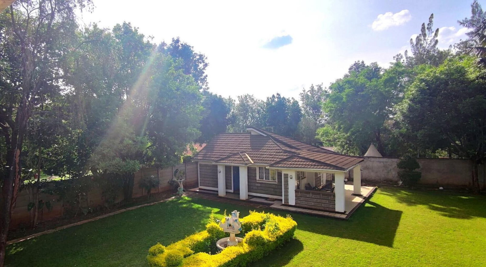 4BR All-Ensuite Mansion with Guest House & Gym - Runda