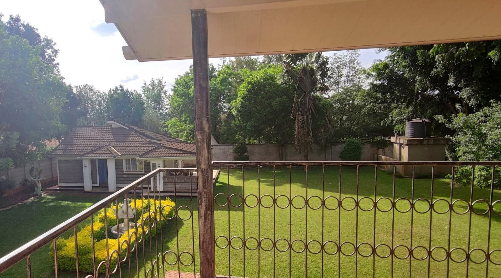 4BR All-Ensuite Mansion with Guest House & Gym - Runda