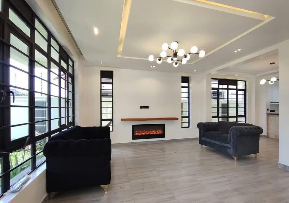 4BR Villa with Pool, Clubhouse & Staff Quarter - Membley Estate