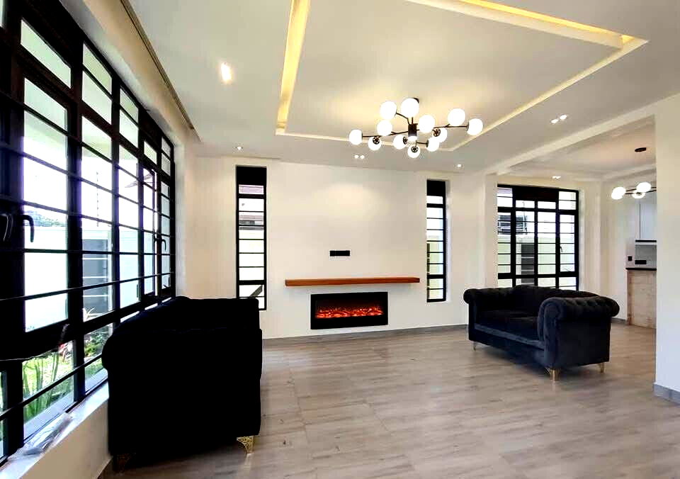 4BR Villa with Pool, Clubhouse & Staff Quarter - Membley Estate