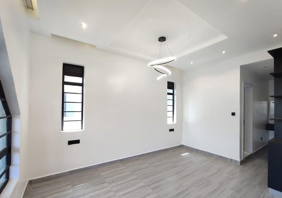 4BR Villa with Pool, Clubhouse & Staff Quarter - Membley Estate
