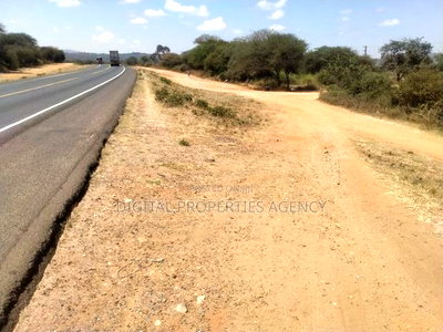10.8 Acres Near Salama Town With 300mts From Mombasa - Image 1