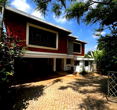 1.1 Acre Townhouse in Spring Valley