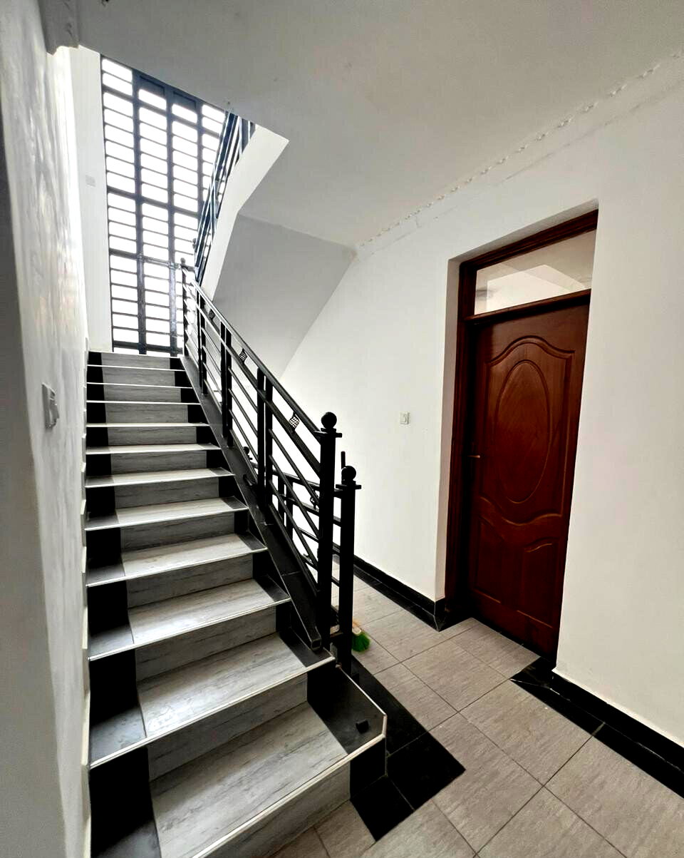 4BR Villa with Staff Quarter & Ensuites - Membley Estate