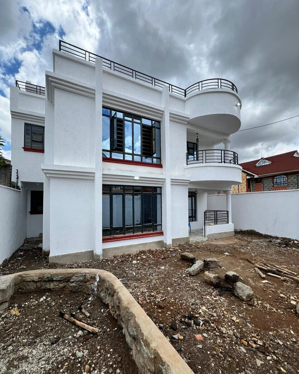 4BR Villa with Staff Quarter & Ensuites - Membley Estate