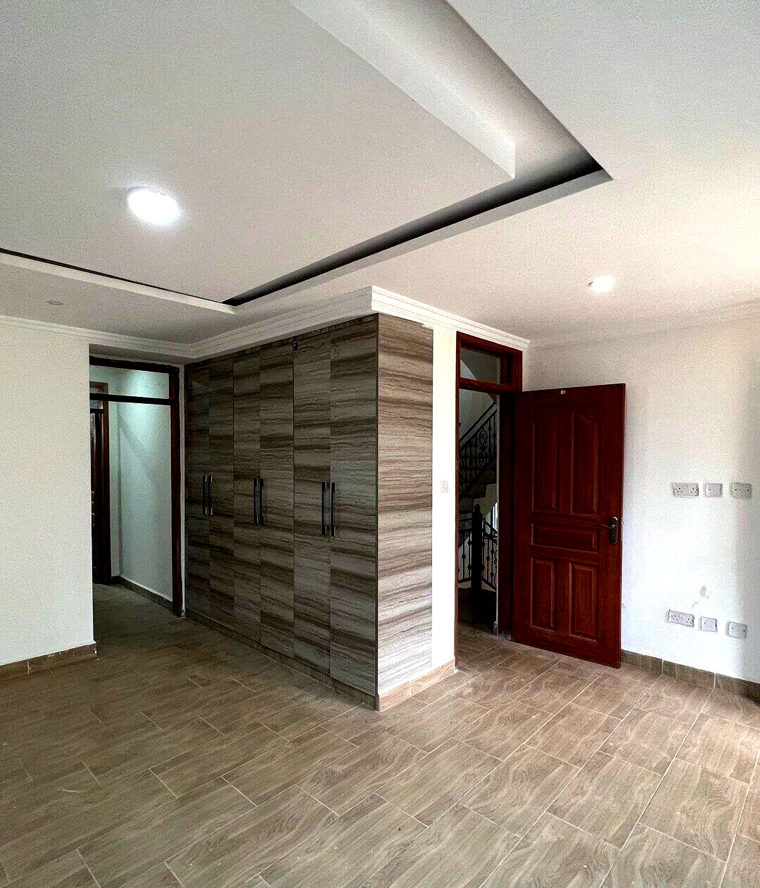 5BR All-Ensuite Townhouse with Rooftop Terrace – Windsor, Nairobi
