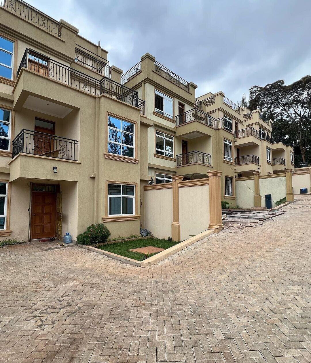 5BR All-Ensuite Townhouse with Rooftop Terrace – Windsor, Nairobi