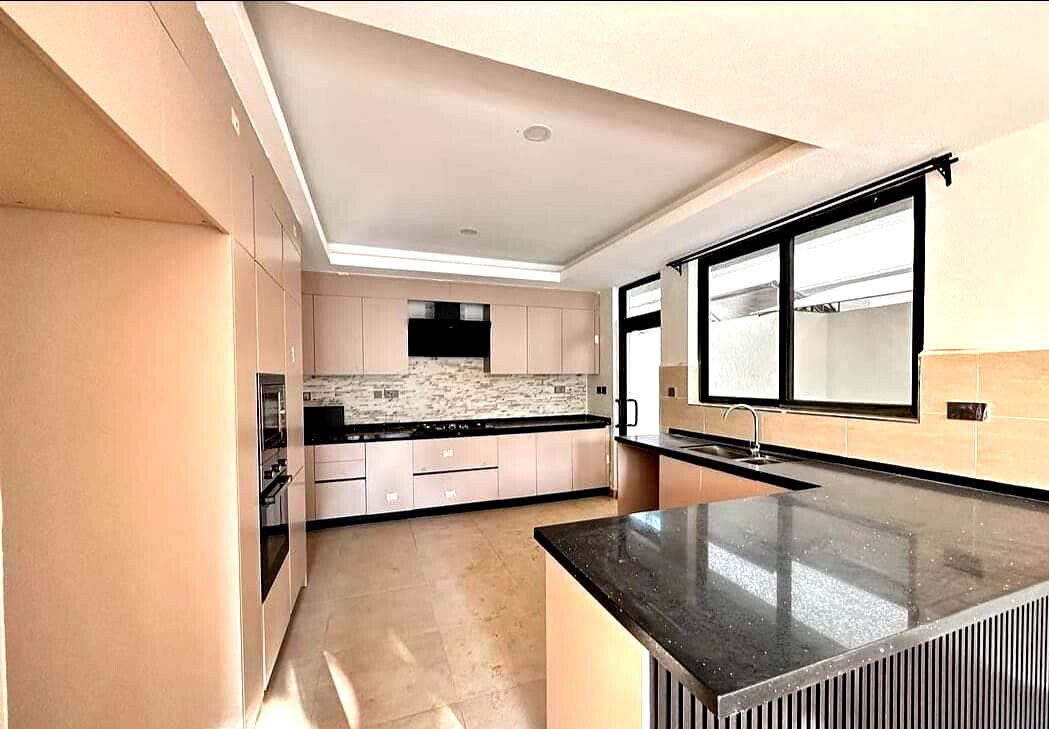 Brand New 4-Bed Townhouse with Two Kitchens - Lavington Mall Area
