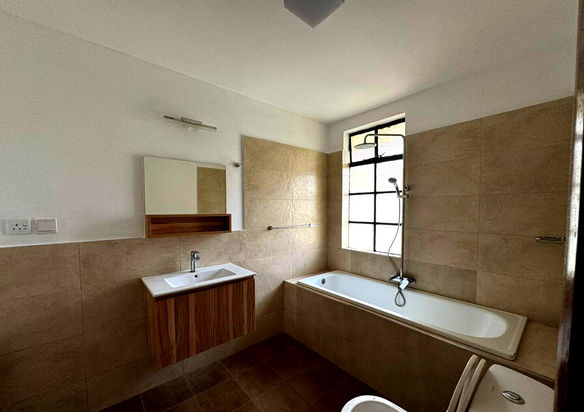 Corner Townhouse with Expansive Garden & Valley Views - Kitisuru