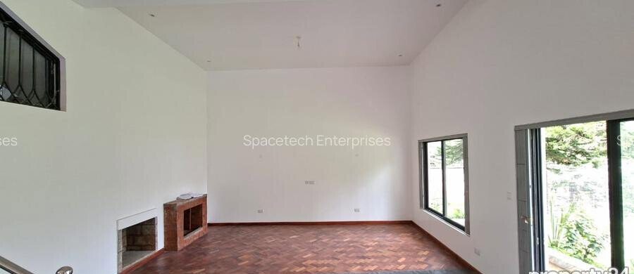 5-Bed Townhouse with Private Garden & Pool Access - Spring Valley