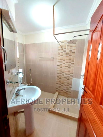 4bdrm Mansion in Fourways, Kiambu / Kiambu for rent - Image 11