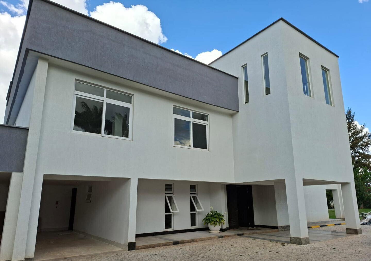 0.21 Acre 5BR Haven in Runda