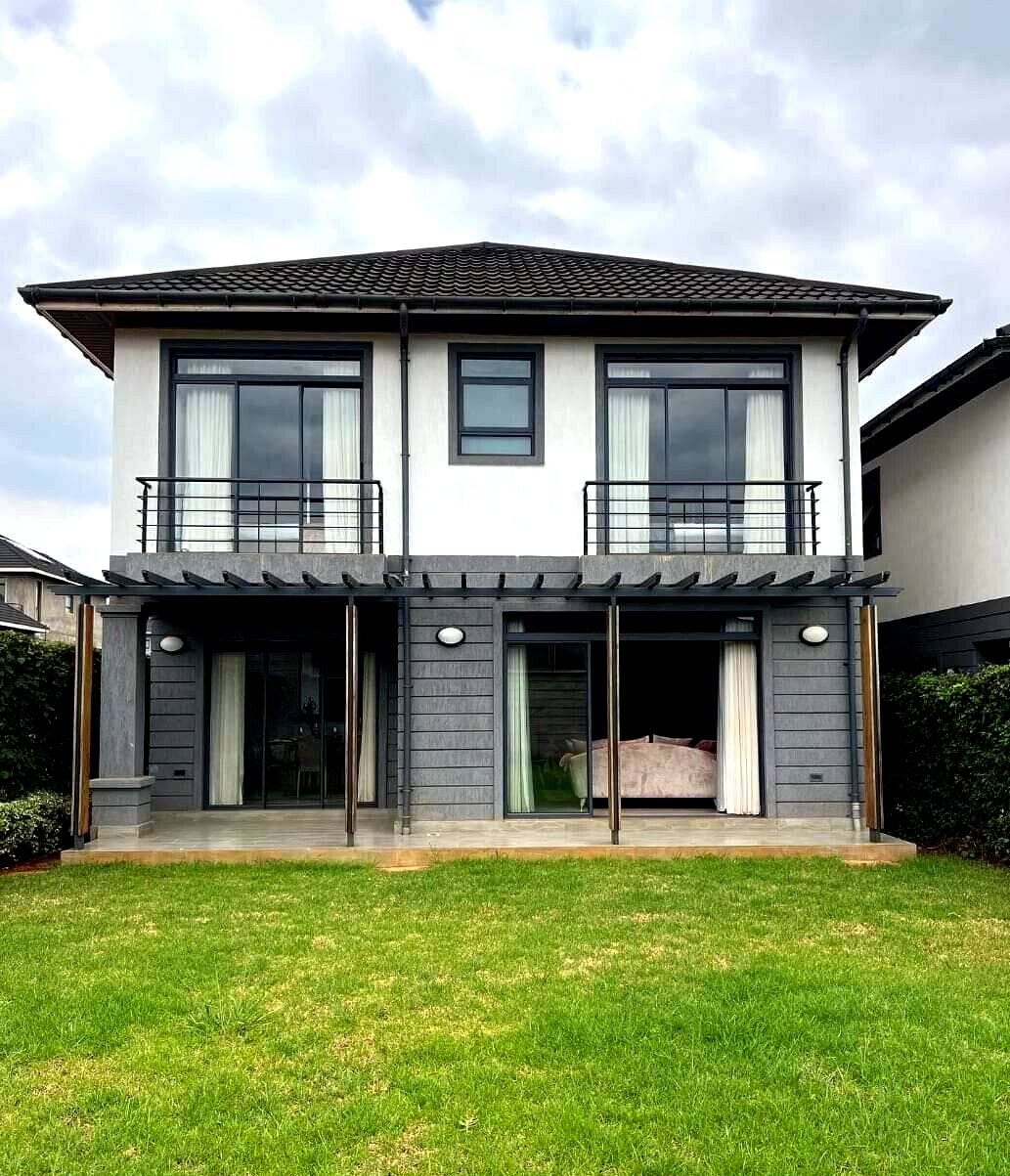 4BR Townhouse with Clubhouse & Heated Pool - Runda