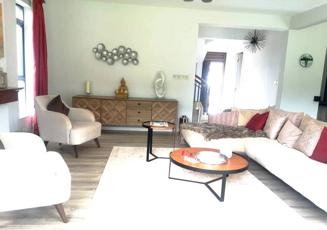 4BR Townhouse with Clubhouse & Heated Pool - Runda