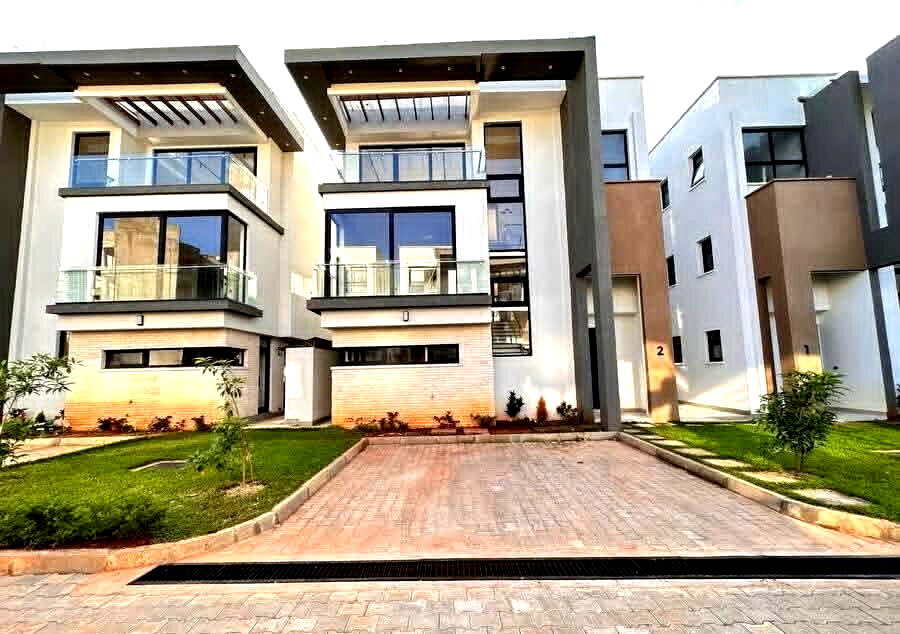 4-Ensuite Townhouse with Backup Generator & 14,000L Water - Lavington
