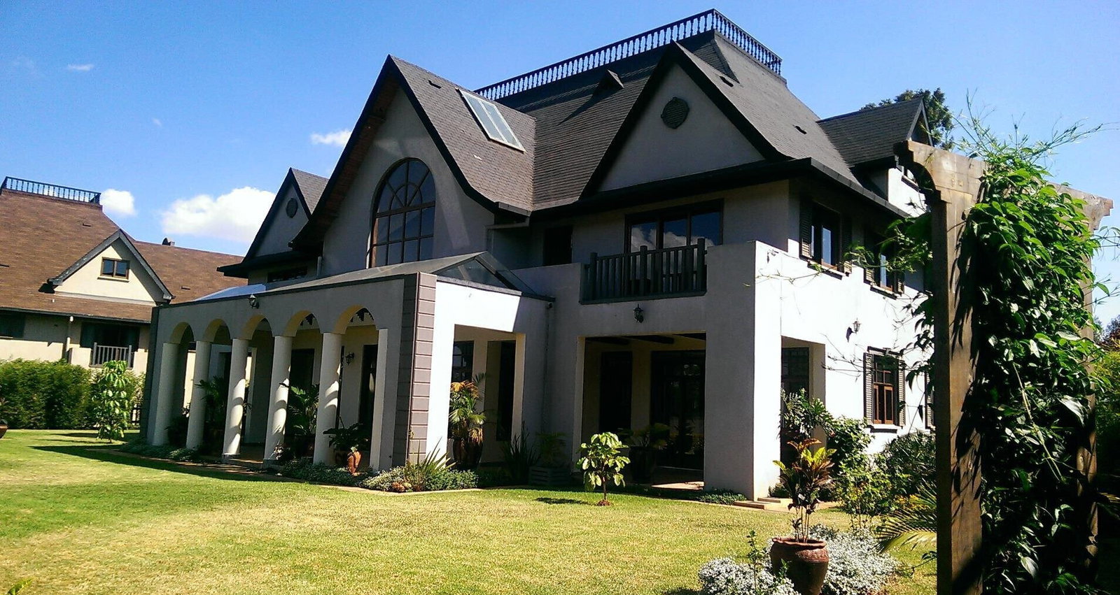0.15 Acre 5BR Home with Garden