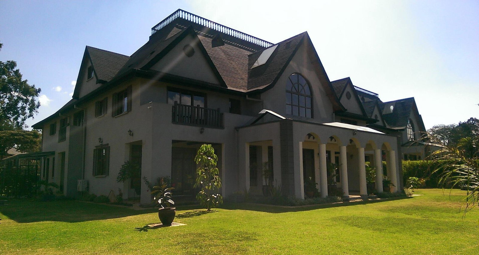 0.15 Acre 5BR Home with Garden