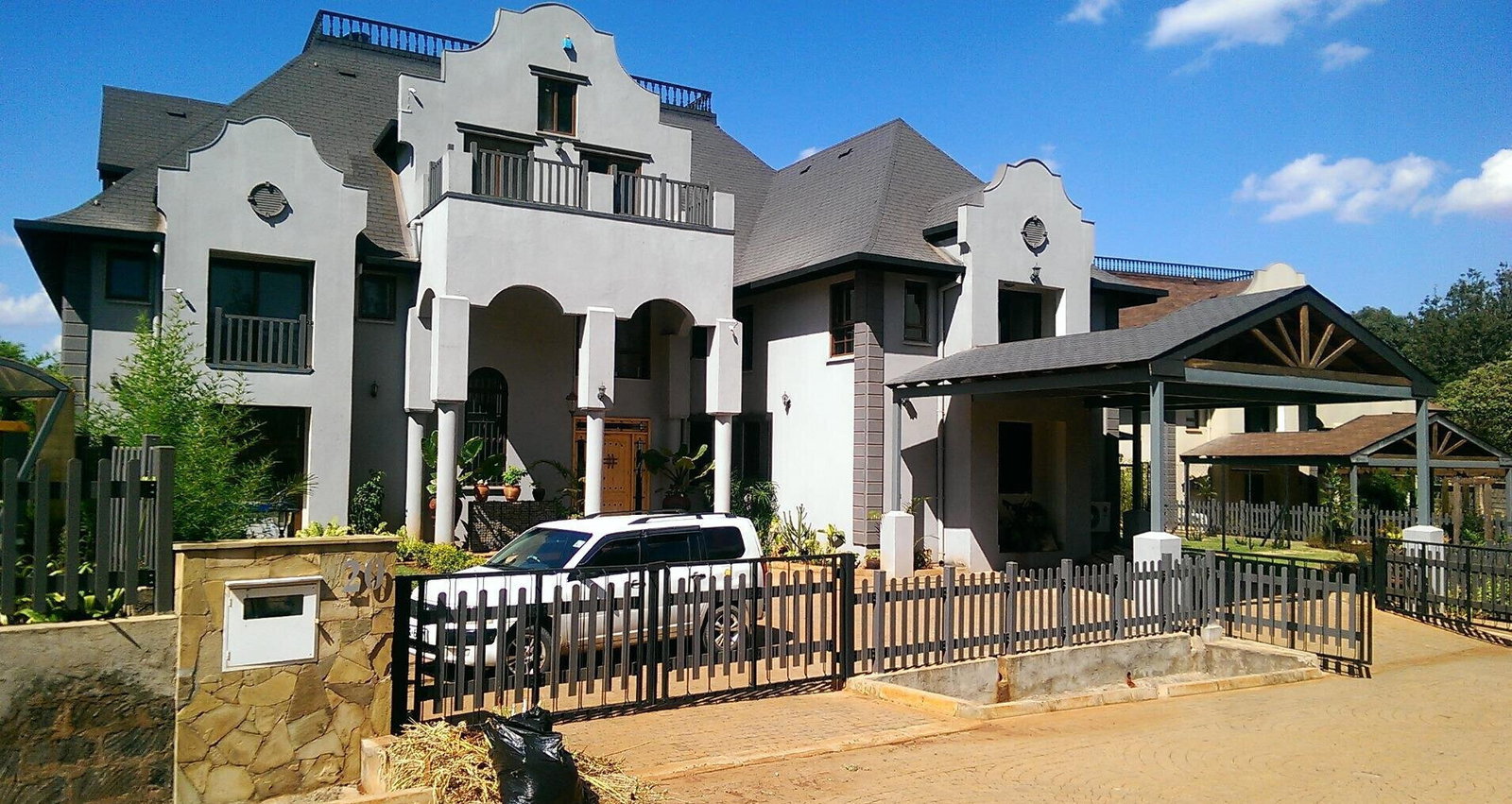 0.15 Acre 5BR Home with Garden