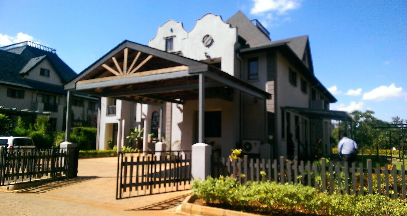 0.15 Acre 5BR Home with Garden