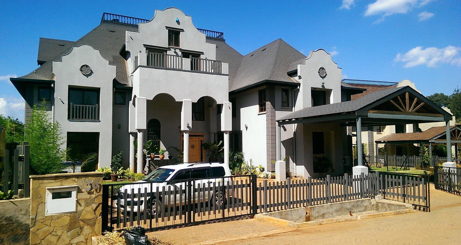 0.15 Acre 5BR Home with Garden