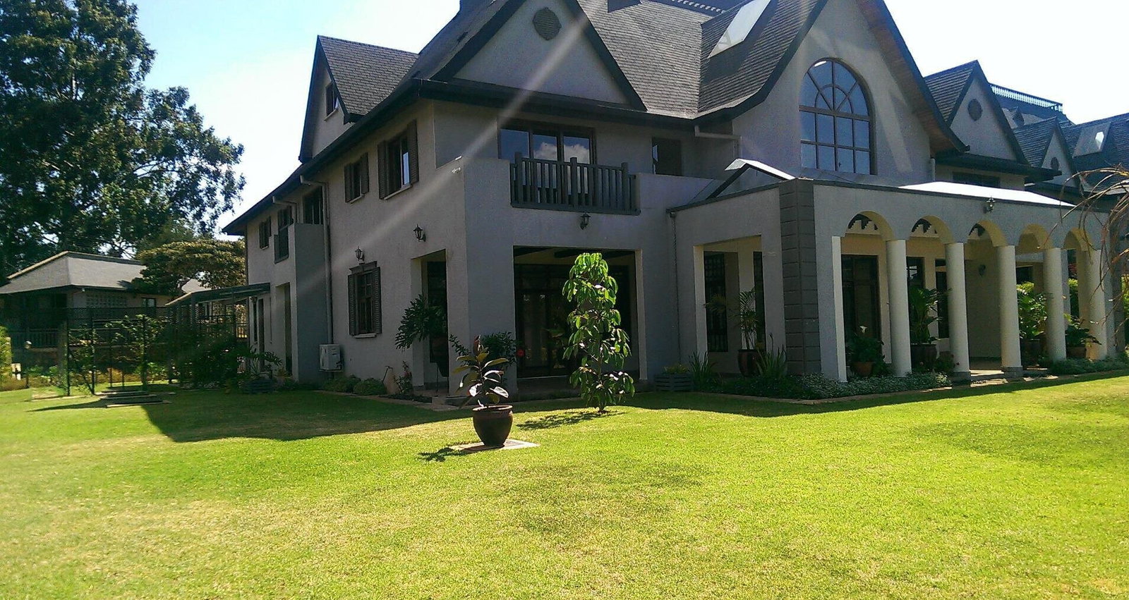 0.15 Acre 5BR Home with Garden