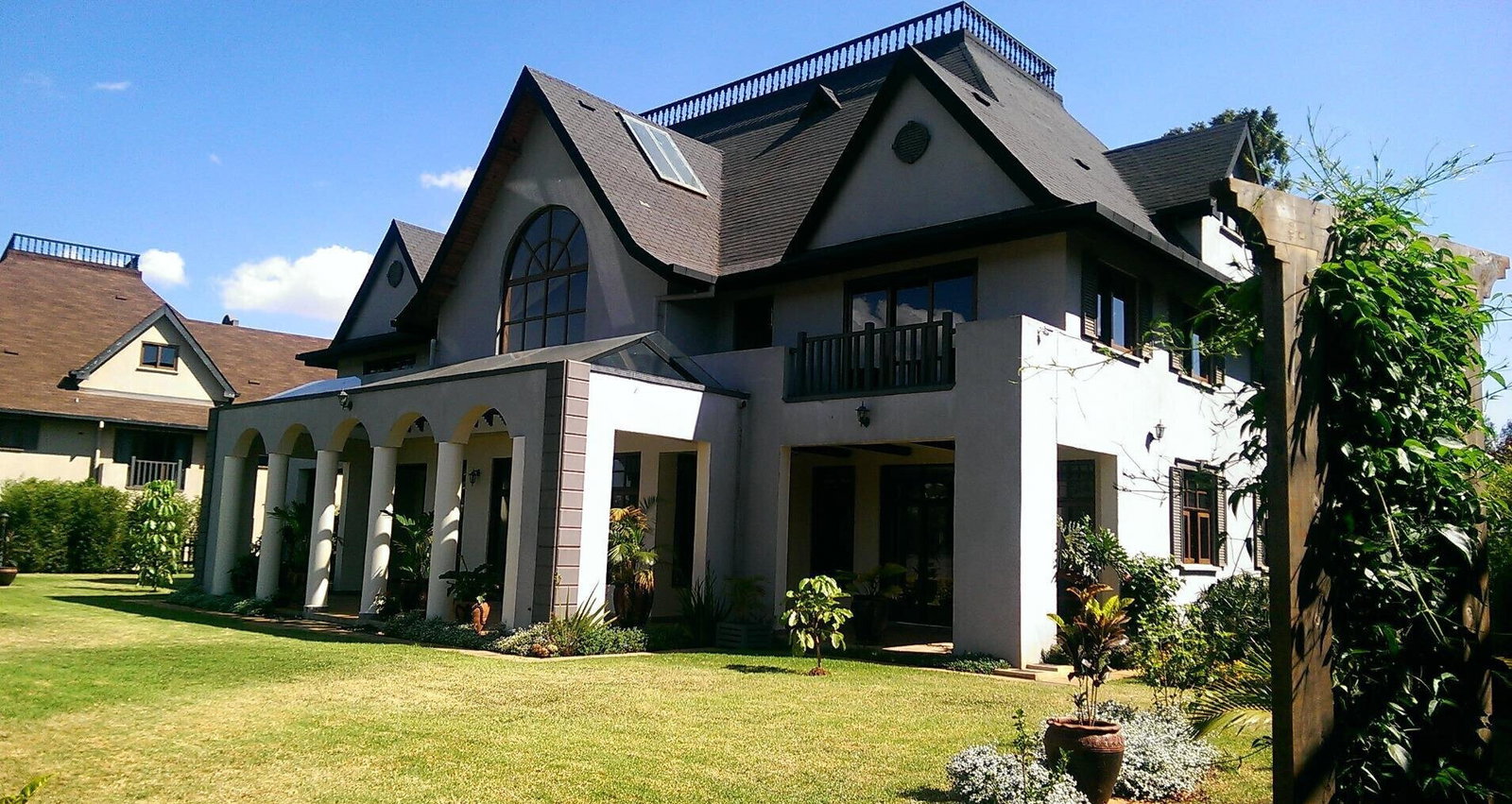 0.15 Acre 5BR Home with Garden
