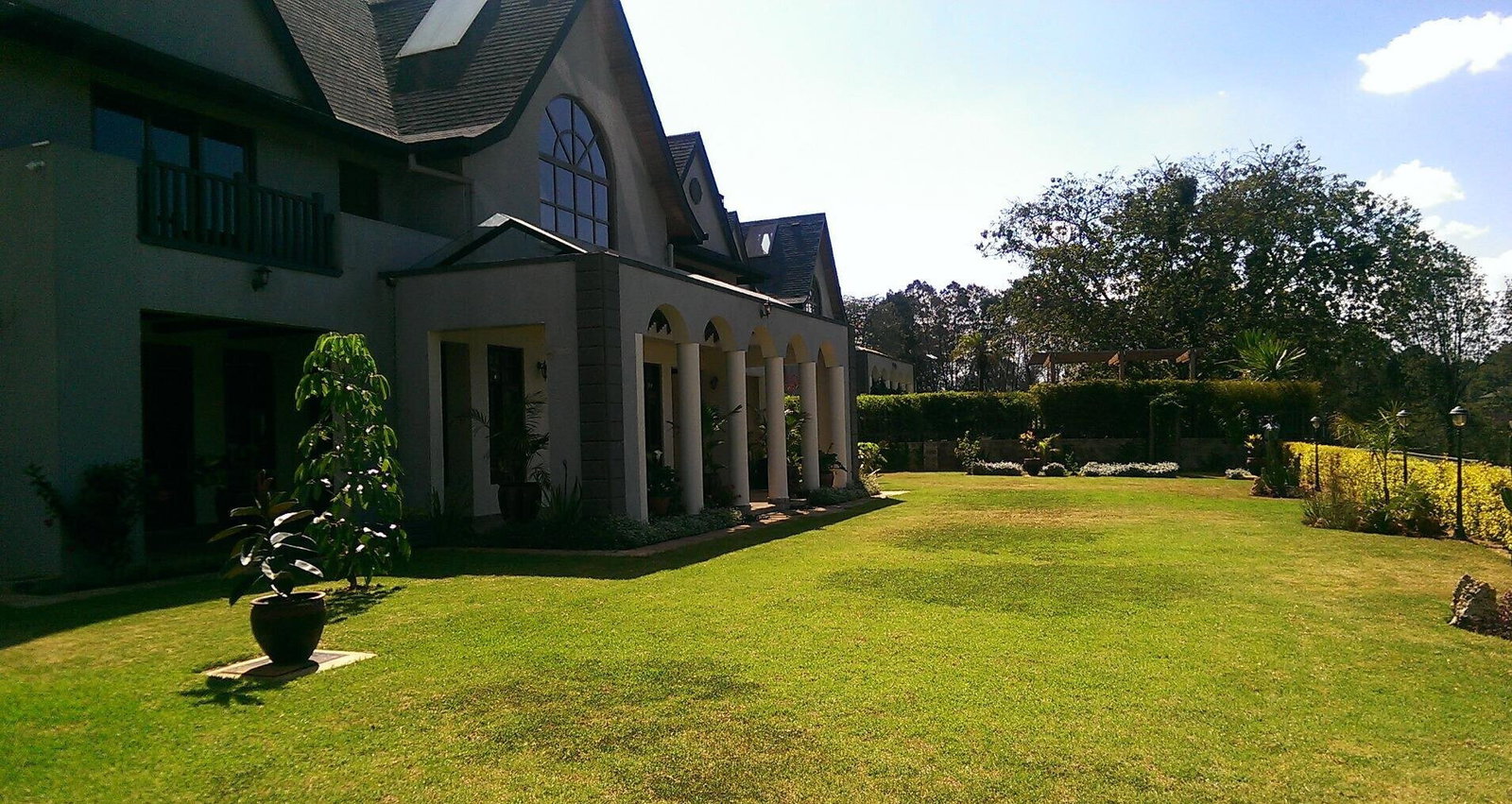 0.15 Acre 5BR Home with Garden