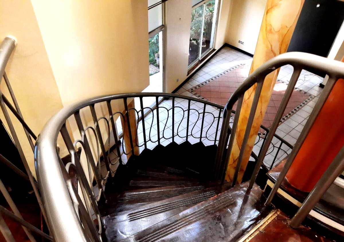 4-Ensuite Townhouse with Flower Garden & Borehole - Lavington