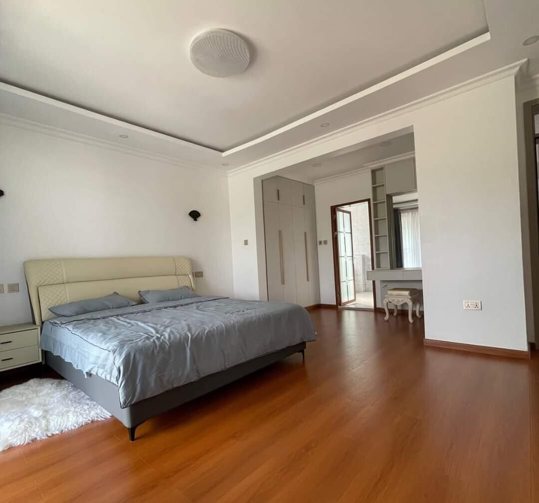 4BR All-Ensuite Townhouse with Solar & DSQ - Runda