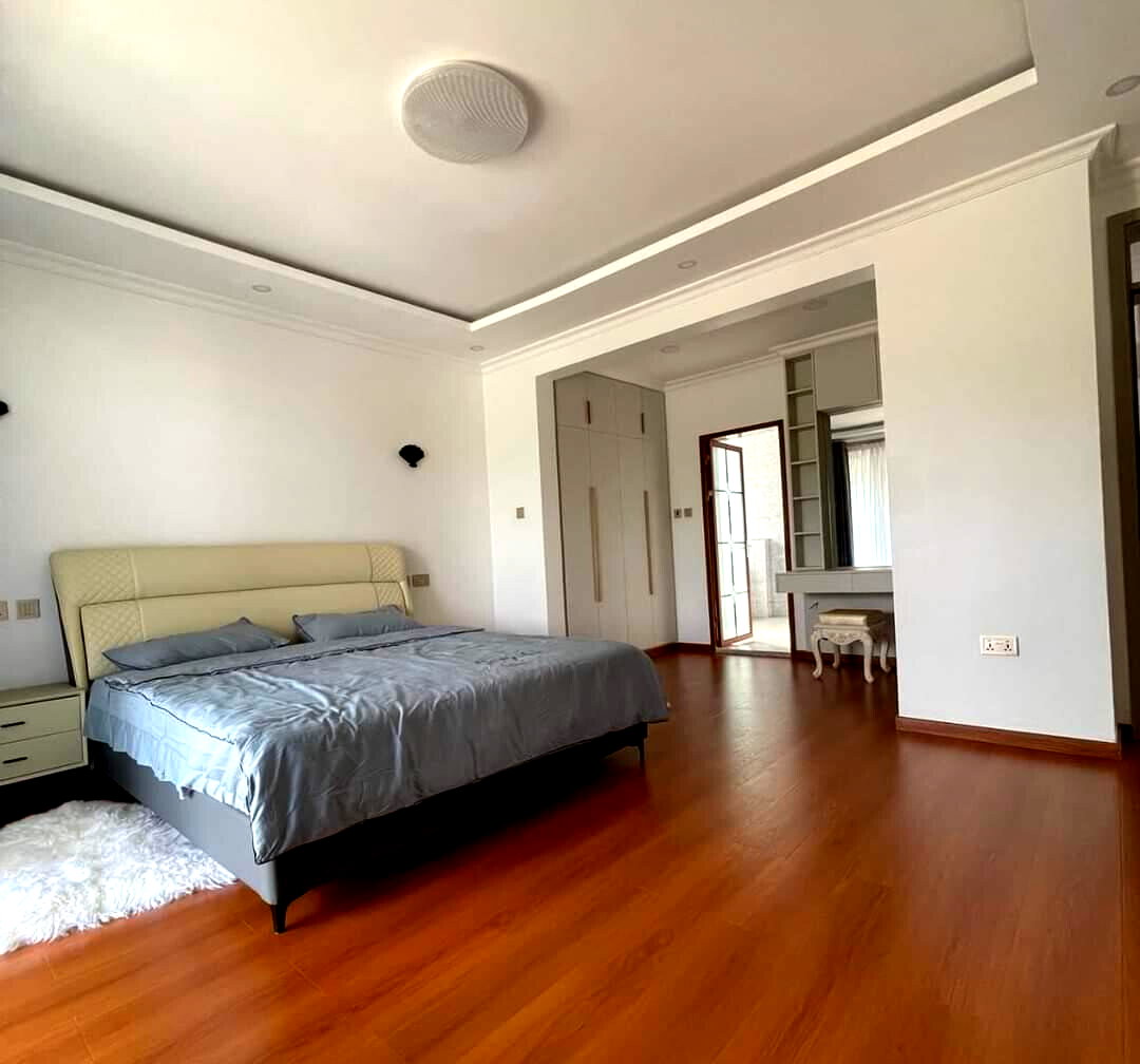 4BR All-Ensuite Townhouse with Solar & DSQ - Runda