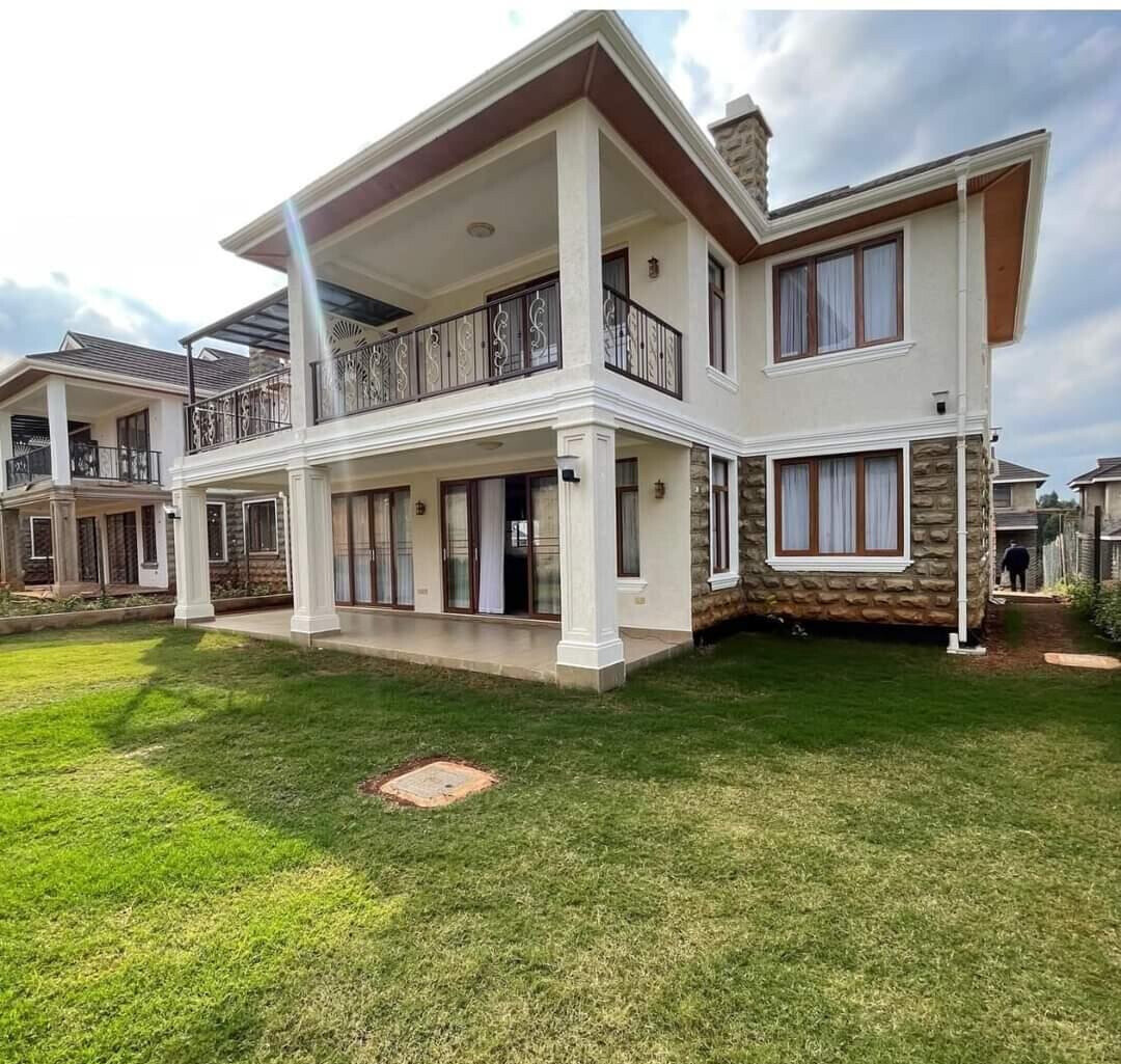 4BR All-Ensuite Townhouse with Solar & DSQ - Runda